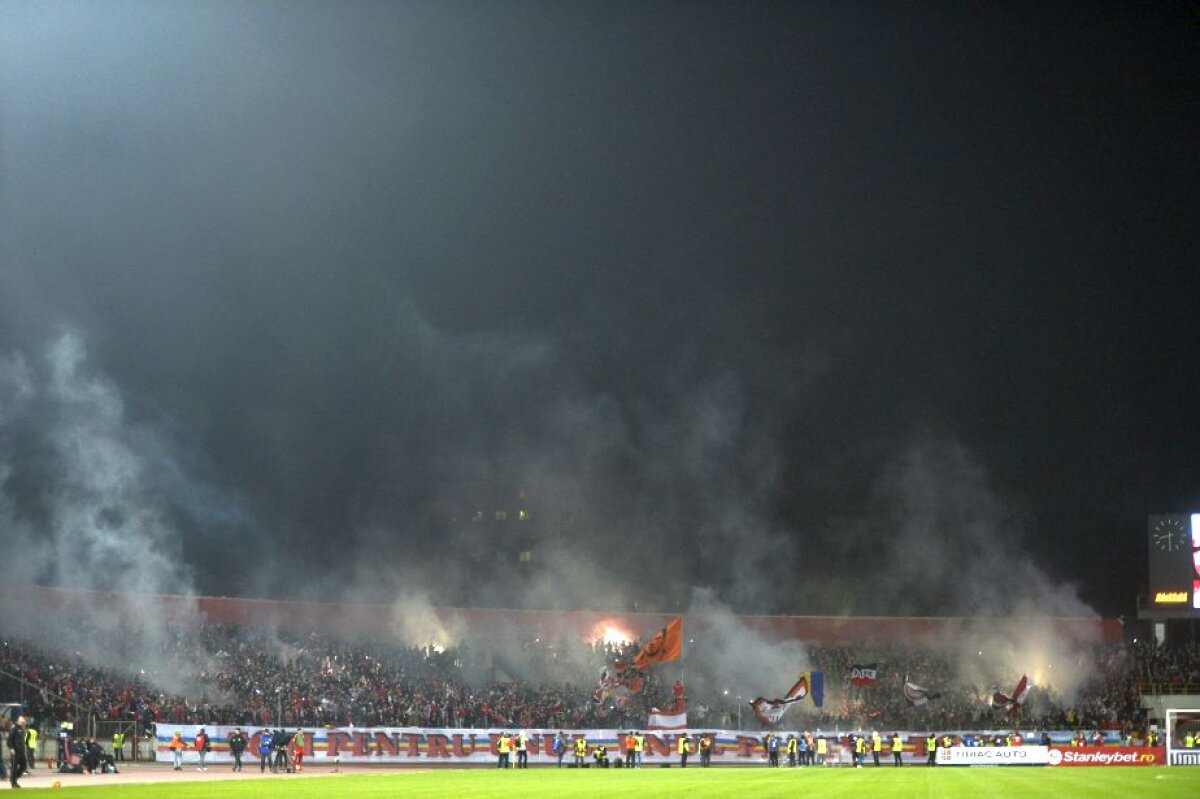 FOTO Atmosferă superbă creată de suporterii dinamoviști » Galeria Stelei lipsește și azi