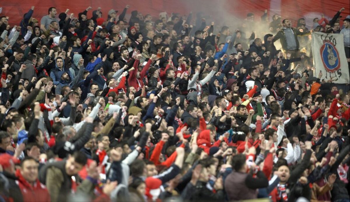 FOTO Atmosferă superbă creată de suporterii dinamoviști » Galeria Stelei lipsește și azi