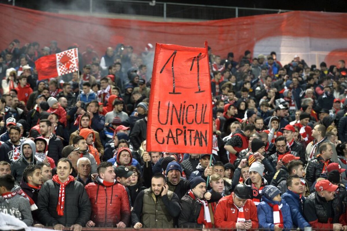 FOTO Atmosferă superbă creată de suporterii dinamoviști » Galeria Stelei lipsește și azi