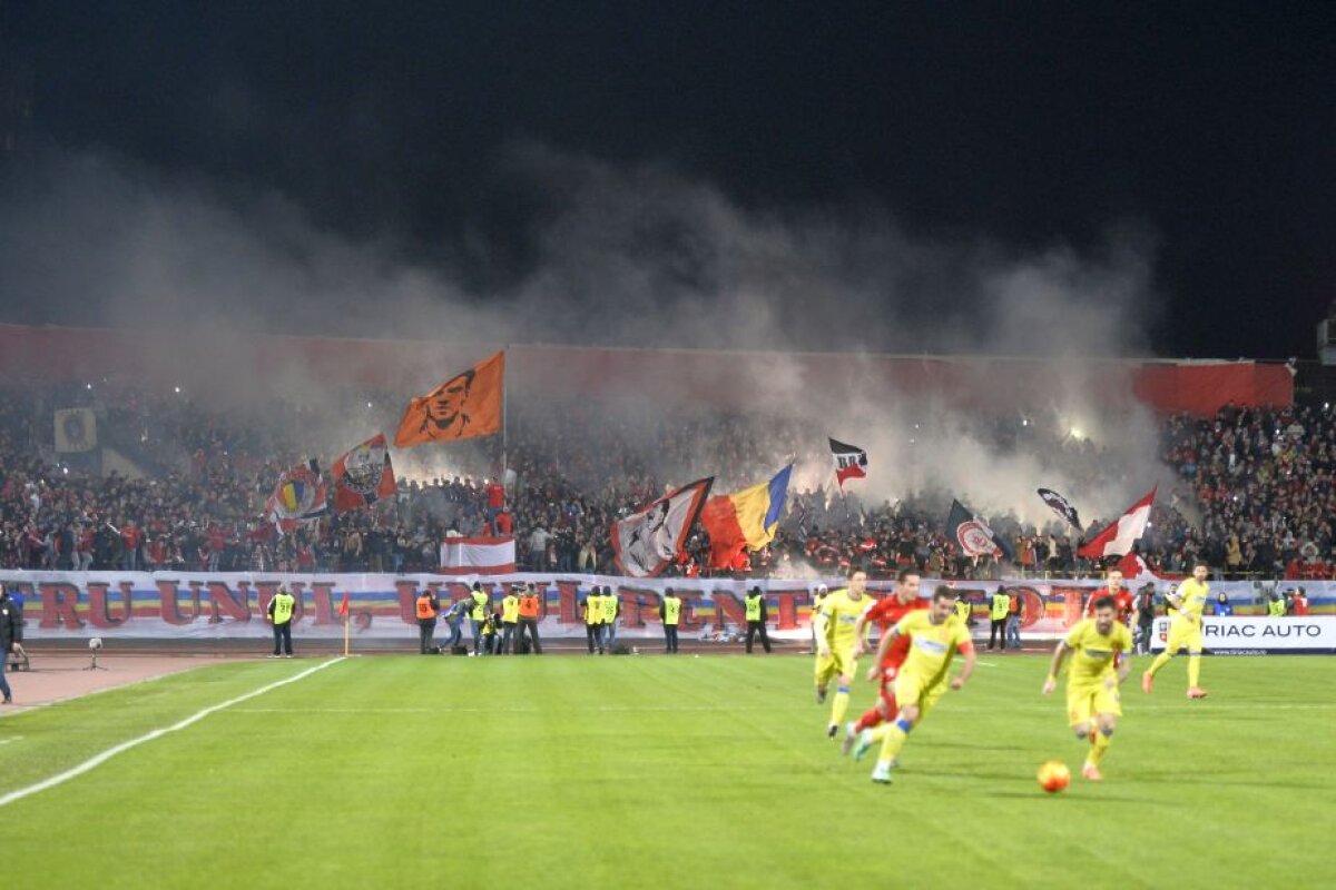 FOTO Atmosferă superbă creată de suporterii dinamoviști » Galeria Stelei lipsește și azi