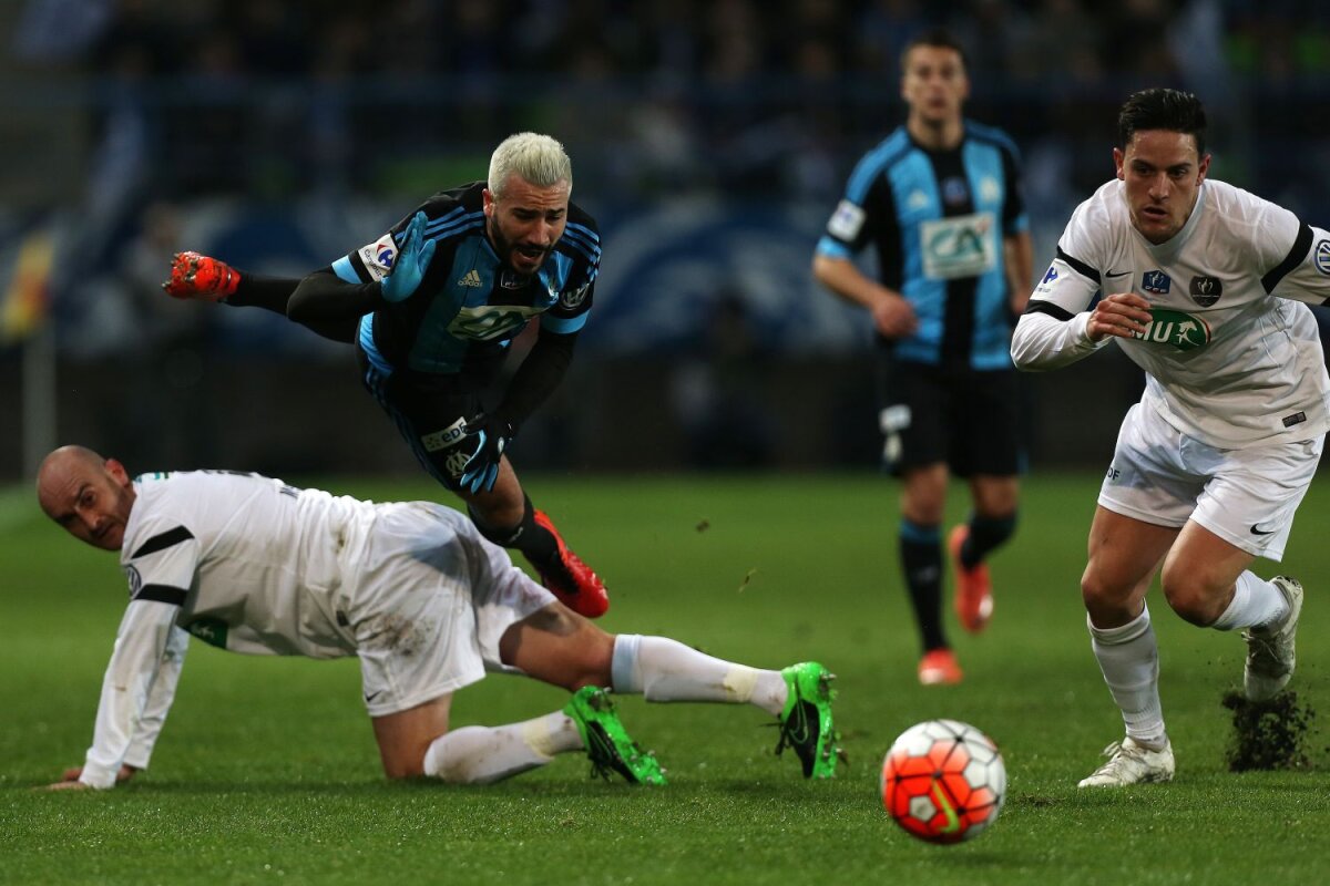 Eroul cu cască și-a încheiat aventura » Românul Marius Mușină, din D5, a fost titular în meciul de cupă cu Marseille