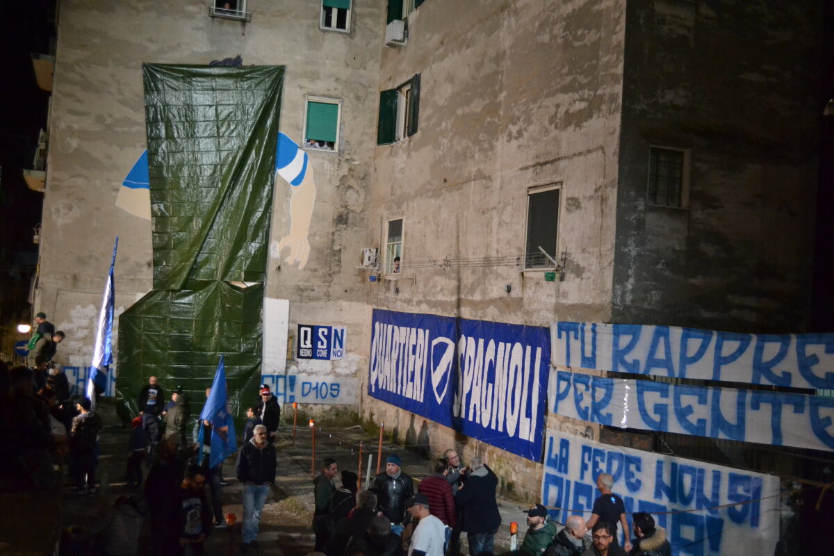 VIDEO+FOTO Imagini fabuloase din Napoli » A fost restaurată o pictură murală cu Maradona: "Nu mai deschid niciodată geamul!" :)