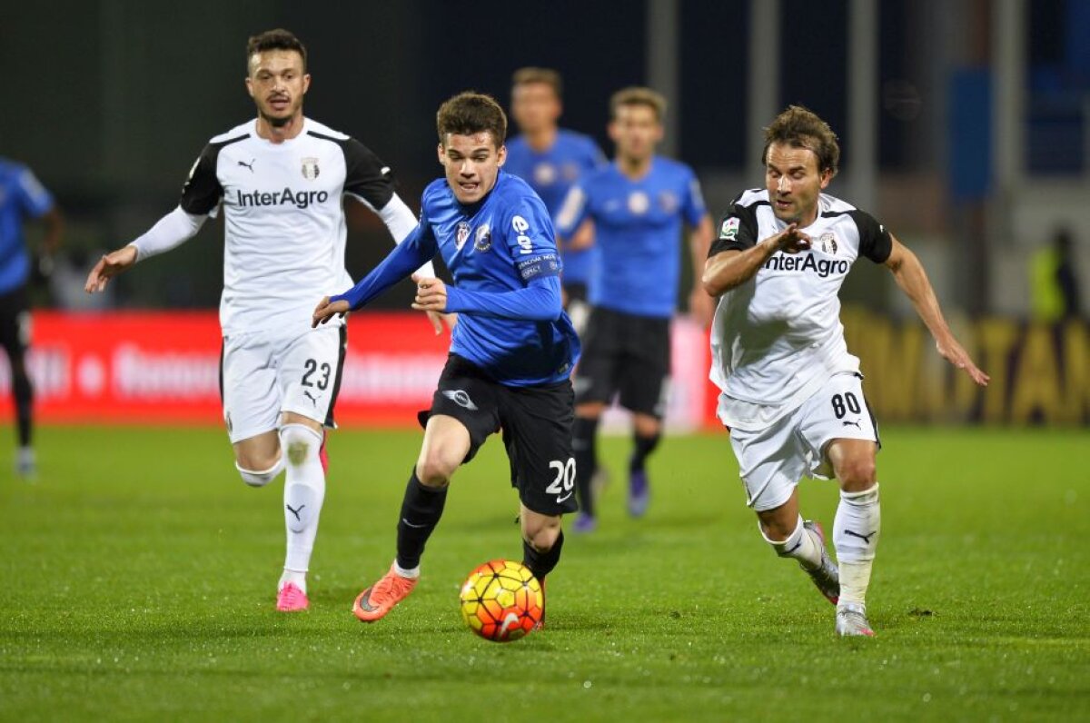 VIDEO+FOTO Cui îi pasă de derby? Cu Șumudică în lojă, Astra trece de Viitorul și își cimentează poziția de lider