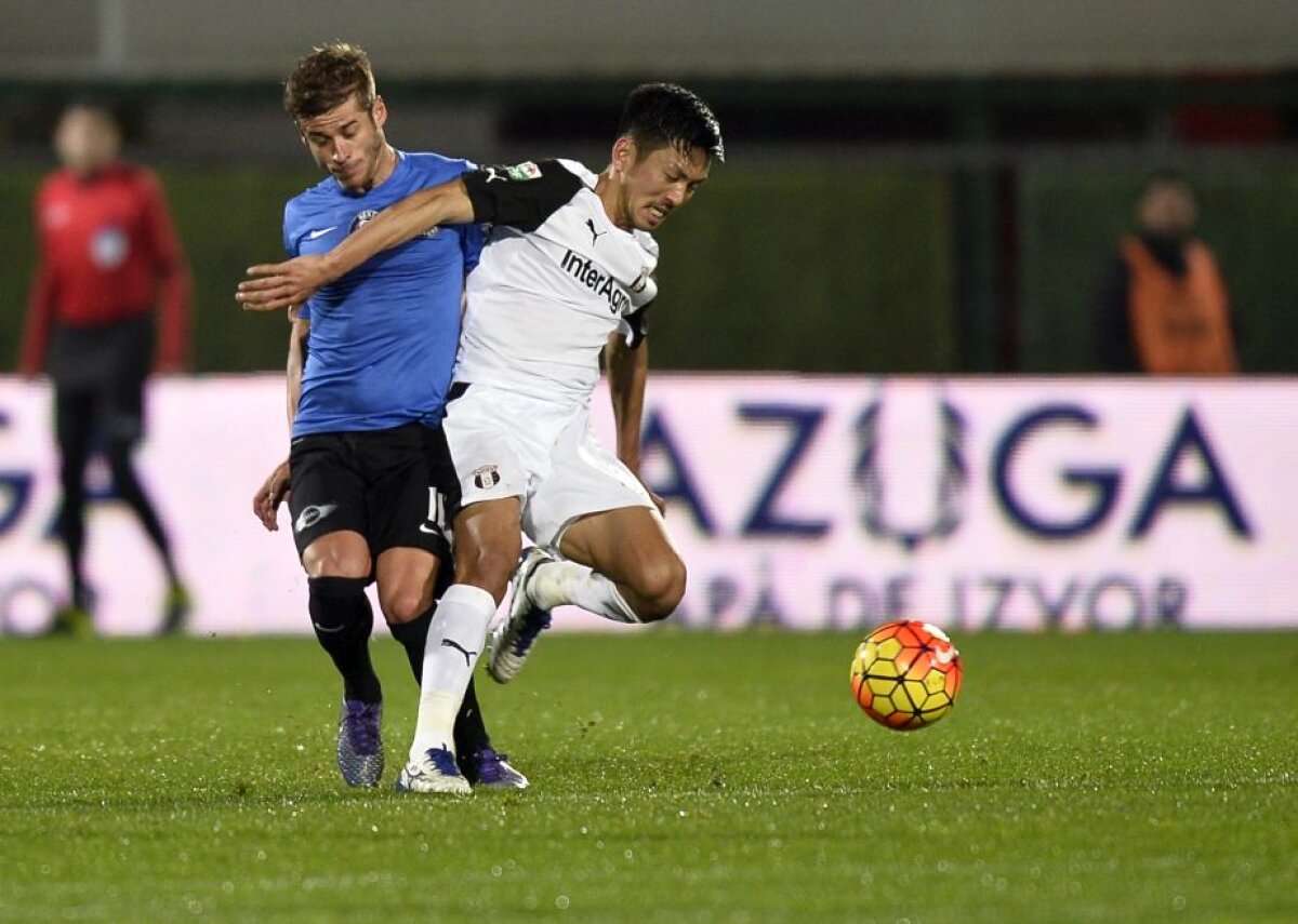 VIDEO+FOTO Cui îi pasă de derby? Cu Șumudică în lojă, Astra trece de Viitorul și își cimentează poziția de lider