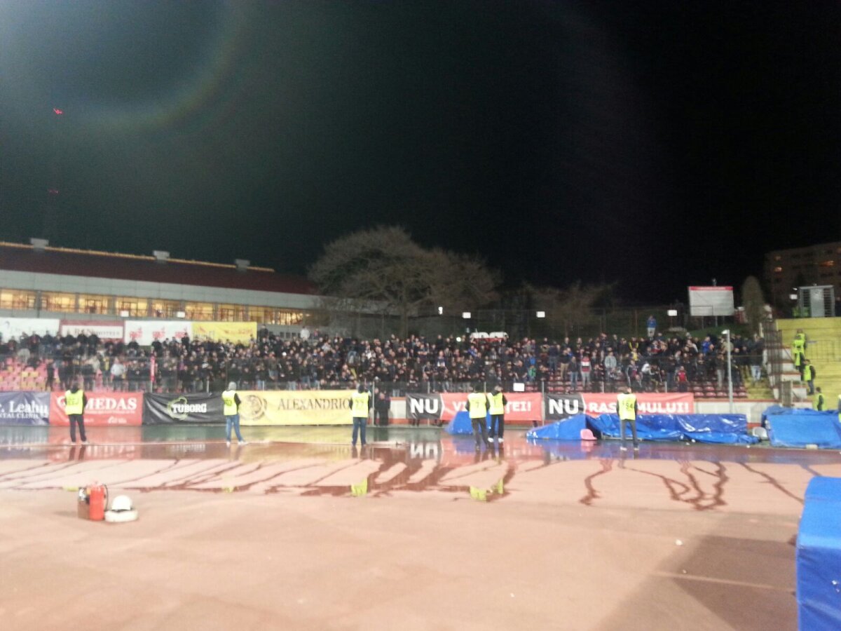 GALERIE FOTO Suporterii Stelei, înapoi după 15 luni! Roș-albaștrii s-au întâlnit la Victoriei și au luat la pas drumul spre Ștefan cel Mare