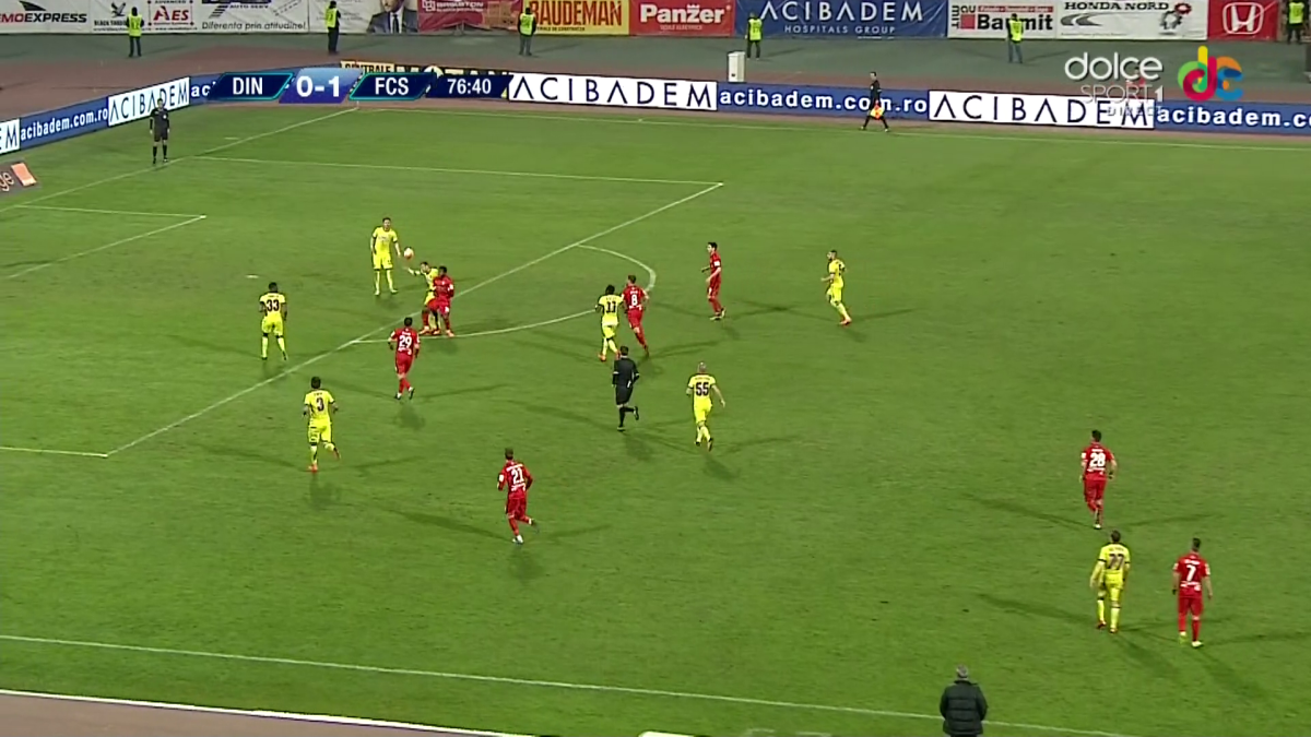 FOTO ”Câinii” au cerut penalty! Imprudența lui Tamaș o putea costa pe Steaua