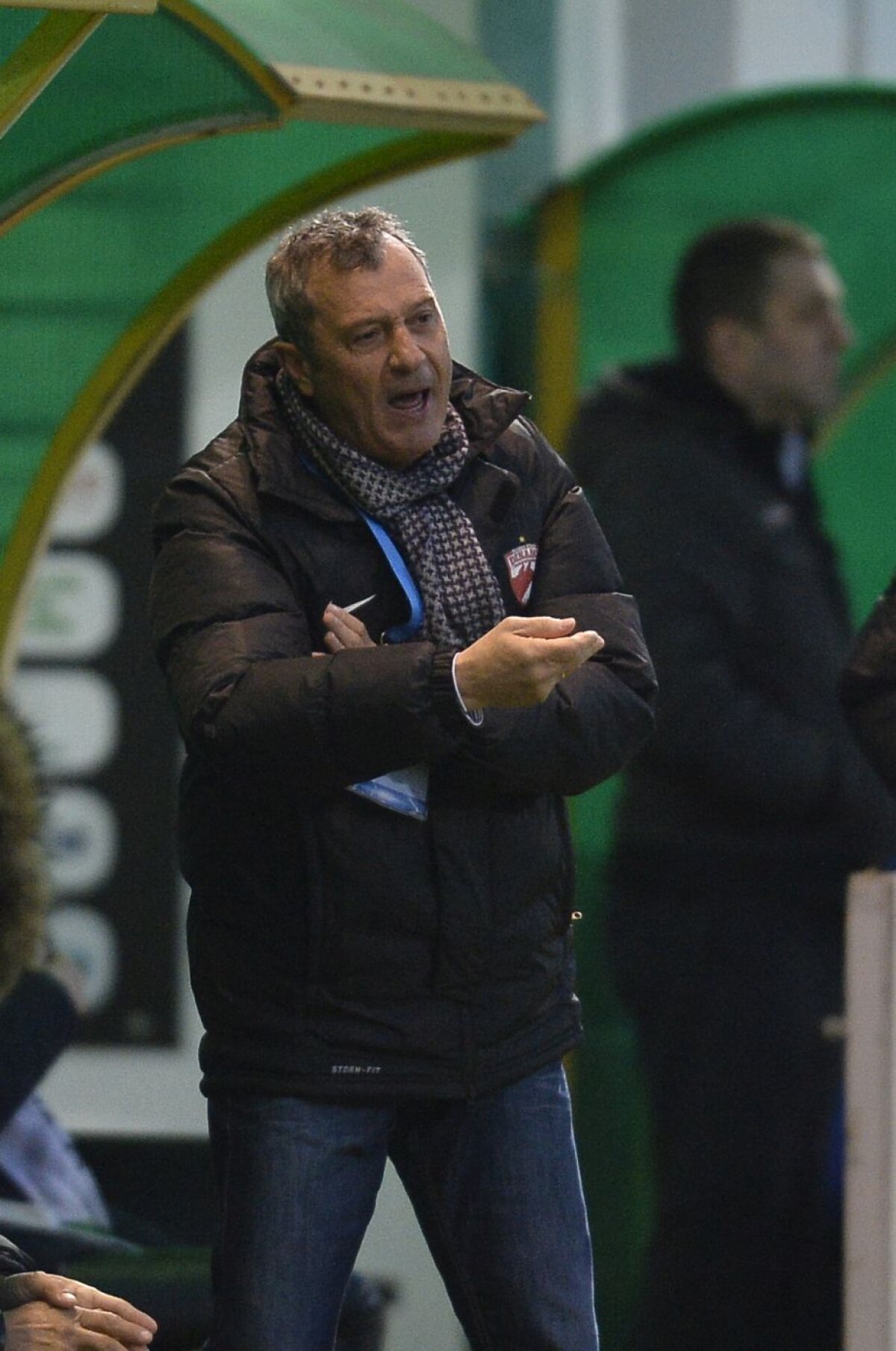 VIDEO+FOTO Vai de capul lor! "Câinii" au fost umiliți de Chiajna în semifinalele Cupei » 3 goluri cu capul