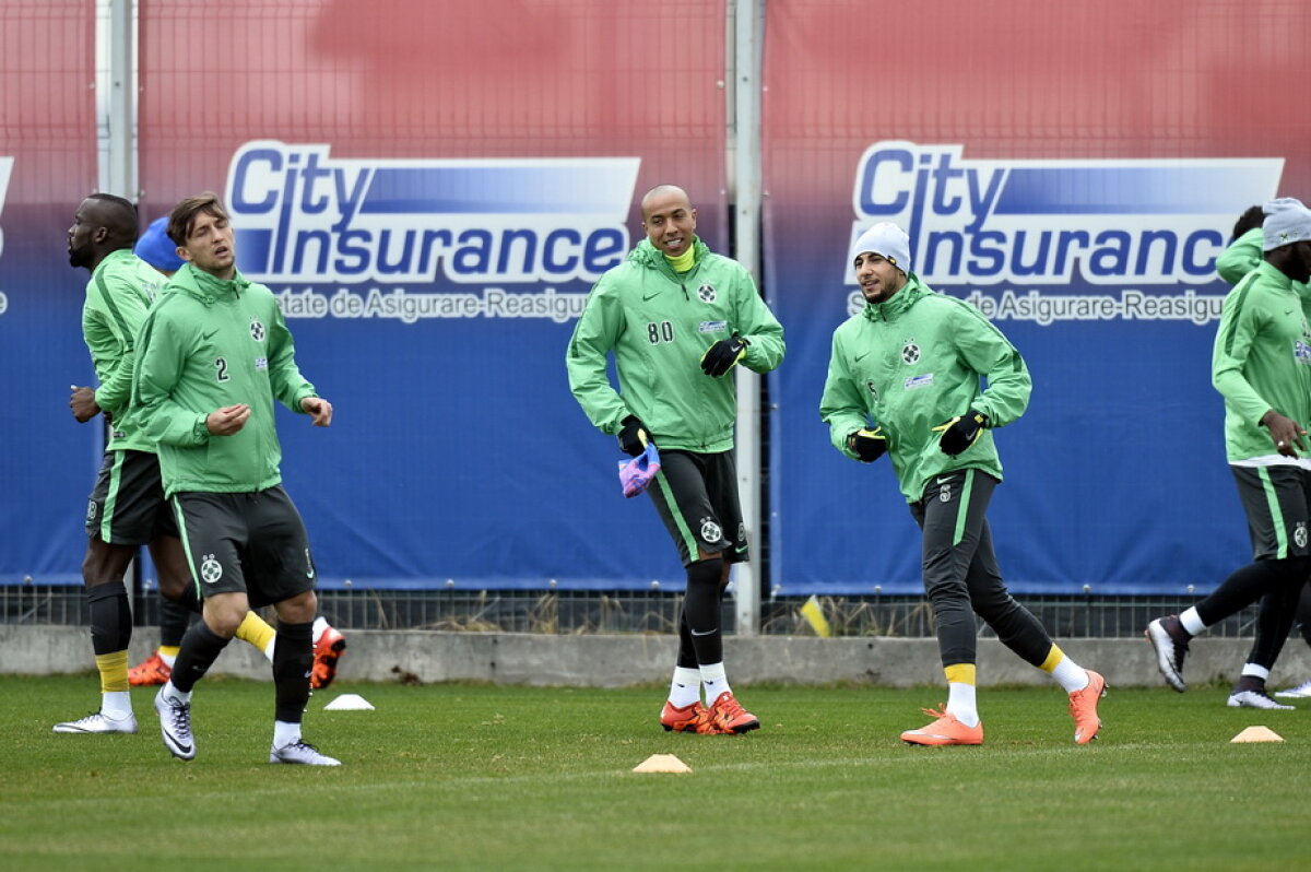 GALERIE FOTO + VIDEO Marica a lipsit de la antrenamentul Stelei » Reghe a avut un nou jucător la dispoziție