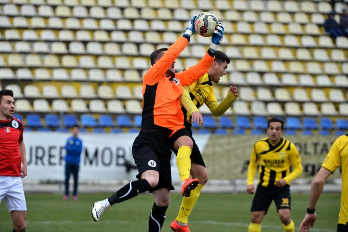 FOTO Meci tensionat între FC Brașov și U Cluj: 3 cartonașe roșii și niciun gol!