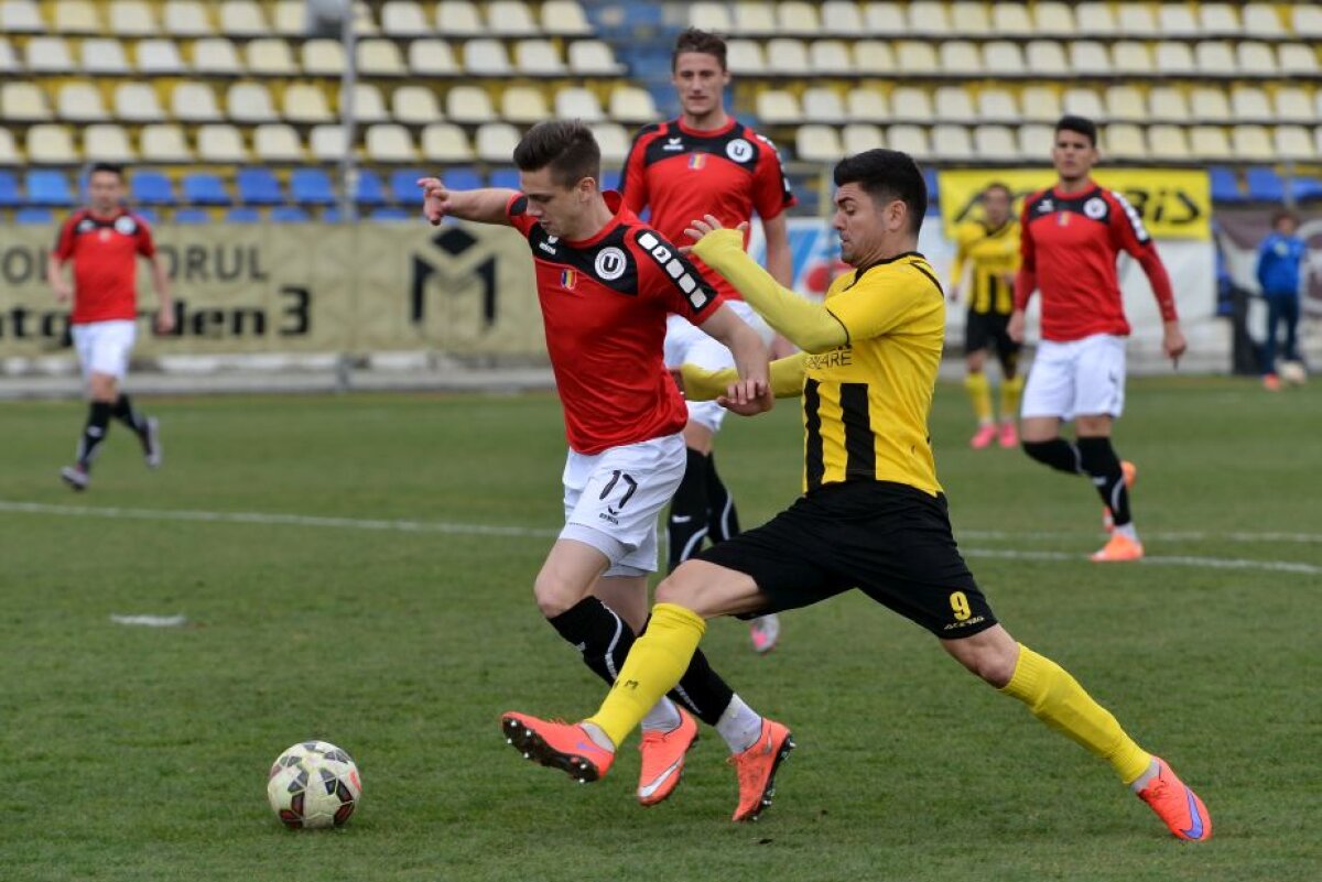 FOTO Meci tensionat între FC Brașov și U Cluj: 3 cartonașe roșii și niciun gol!