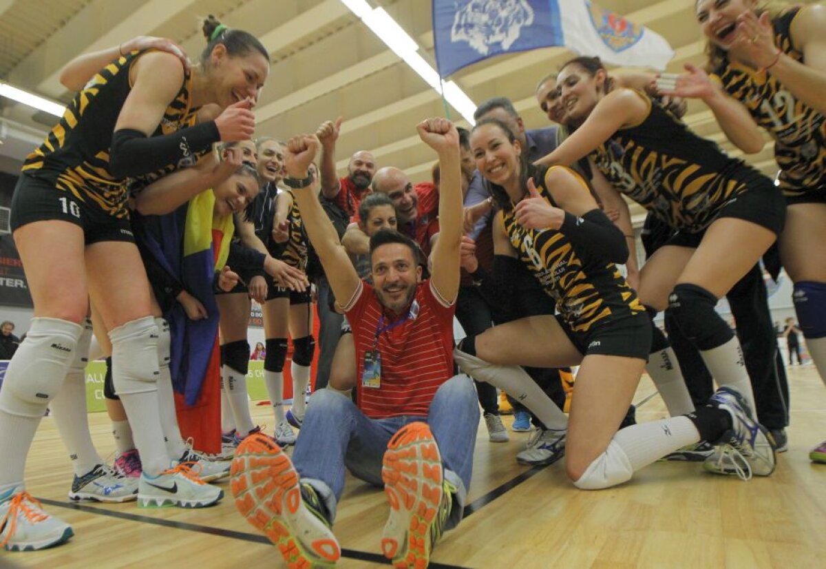 FOTO Performanță unică pentru voleiul feminin din România » CSM București s-a calificat în finala Challenge Cup