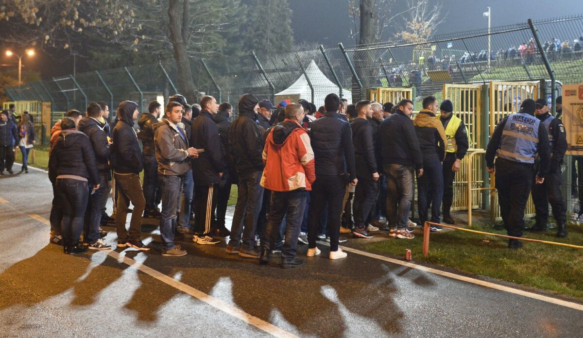 Numărătoarea finală » Celebra melodie "The Final Countdown" a răsunat în boxele arenei din Pitești