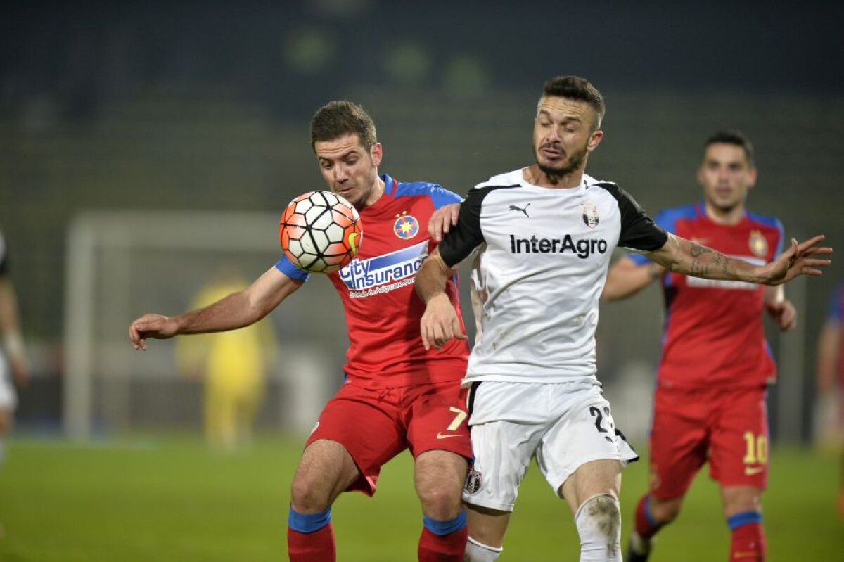 VIDEO+FOTO Reghe - Șumi 2-0 » Steaua a învins Astra și s-a apropiat la trei puncte de giurgiuveni