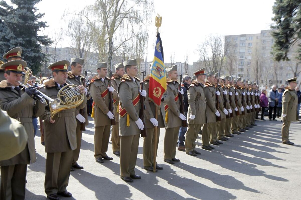 GALERIE FOTO Iolanda Balaș-Soter a fost înmormântată cu onoruri militare » Multiple personalități au condus-o pe fosta campioană pe ultimul drum