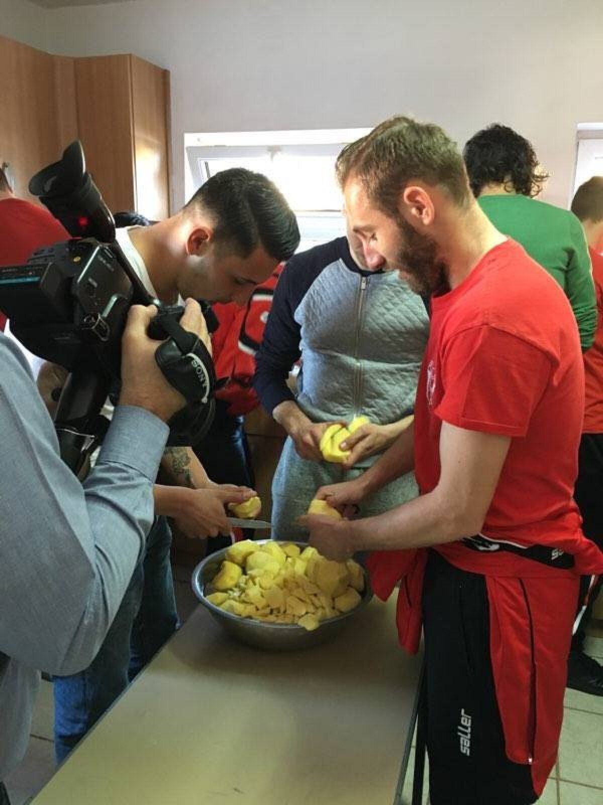 GALERIE FOTO Imagini unice! Știi ce mai face fostul dinamovist Strătilă?