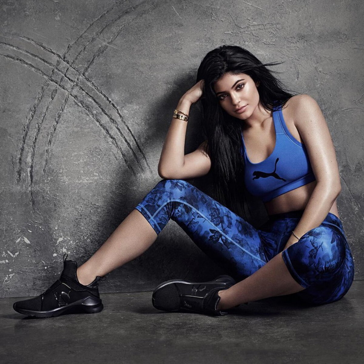 Kylie Jenner, super sexy în costumație sport