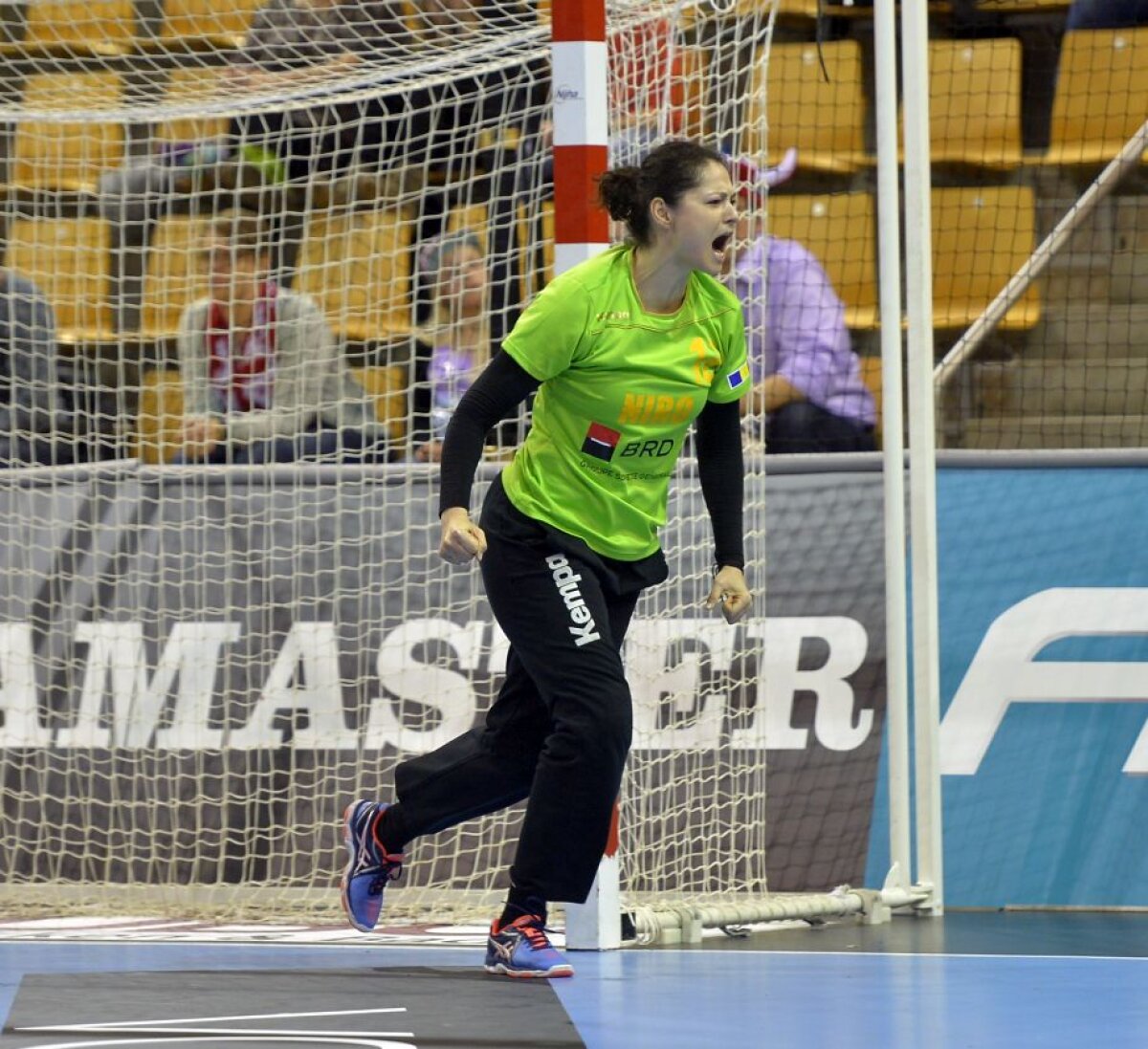 FOTO BOMBARDAMENT! România pune la pământ Danemarca în primul meci pentru Rio! #BravoFETELOR