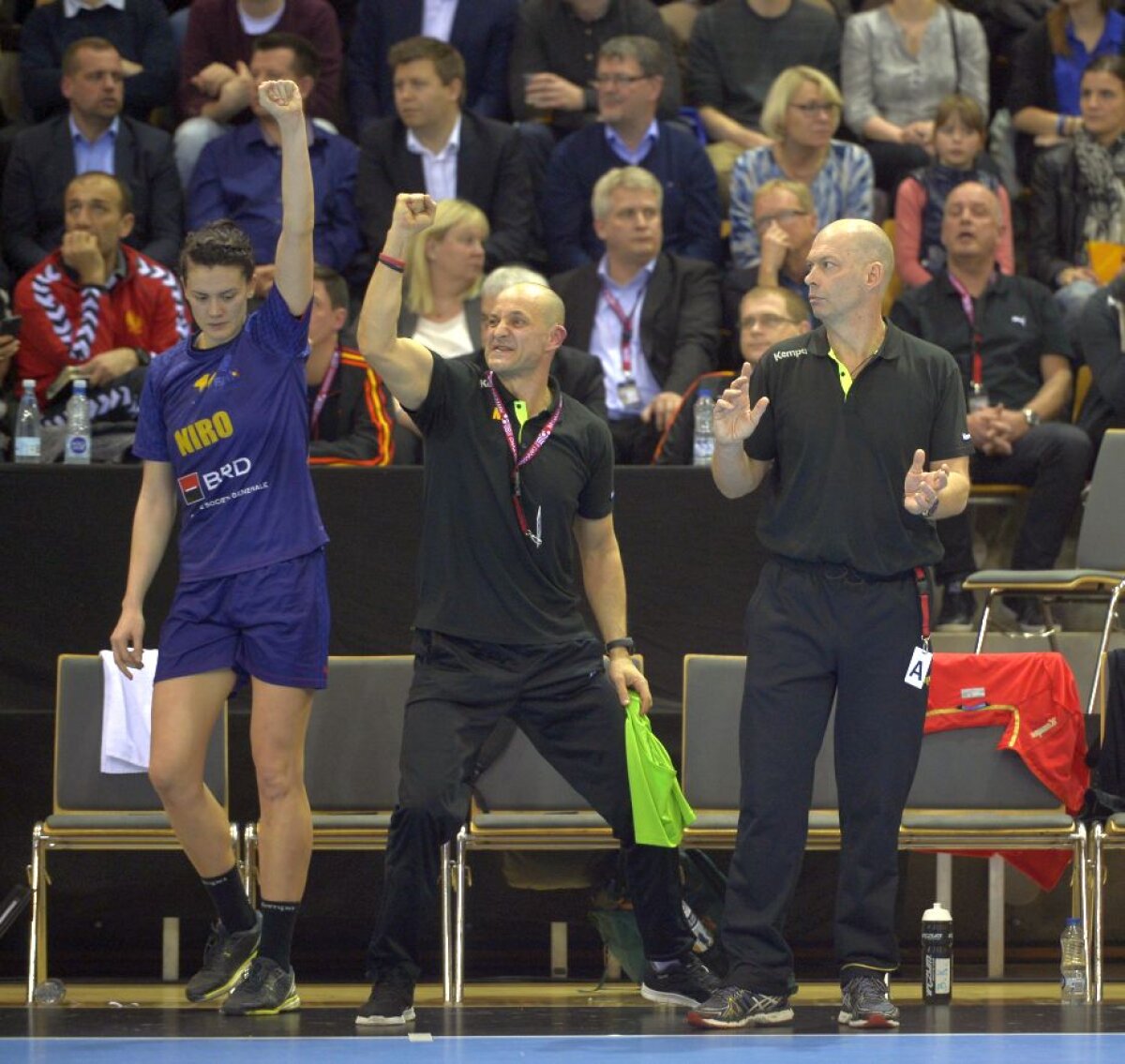 FOTO BOMBARDAMENT! România pune la pământ Danemarca în primul meci pentru Rio! #BravoFETELOR