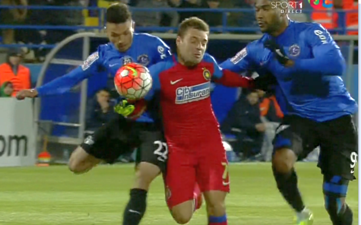 FOTO Steaua a marcat două goluri din două faze la care jucătorii Viitorului au protestat » Trupa lui Hagi a marcat și ea dintr-un penalty contestat » Verdictul specialistului