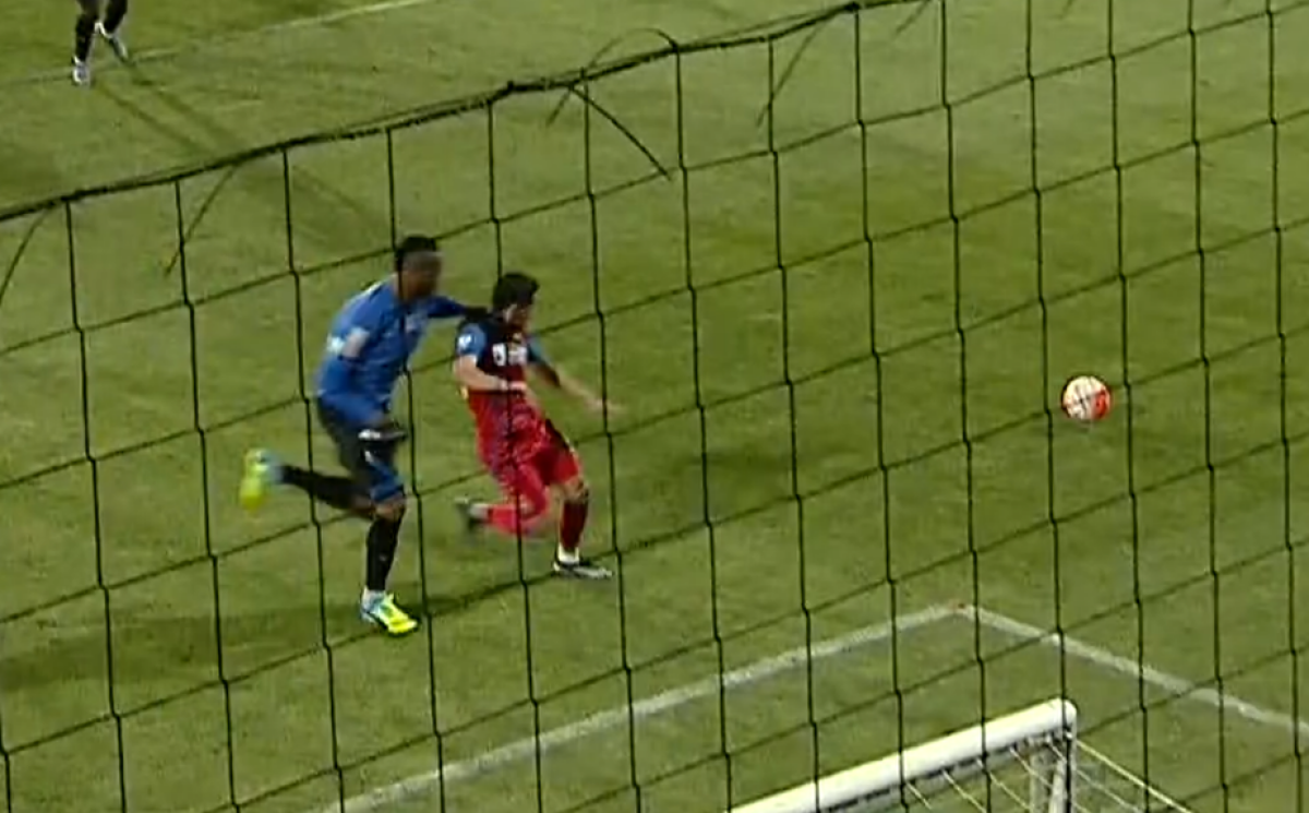 FOTO Steaua a marcat două goluri din două faze la care jucătorii Viitorului au protestat » Trupa lui Hagi a marcat și ea dintr-un penalty contestat » Verdictul specialistului