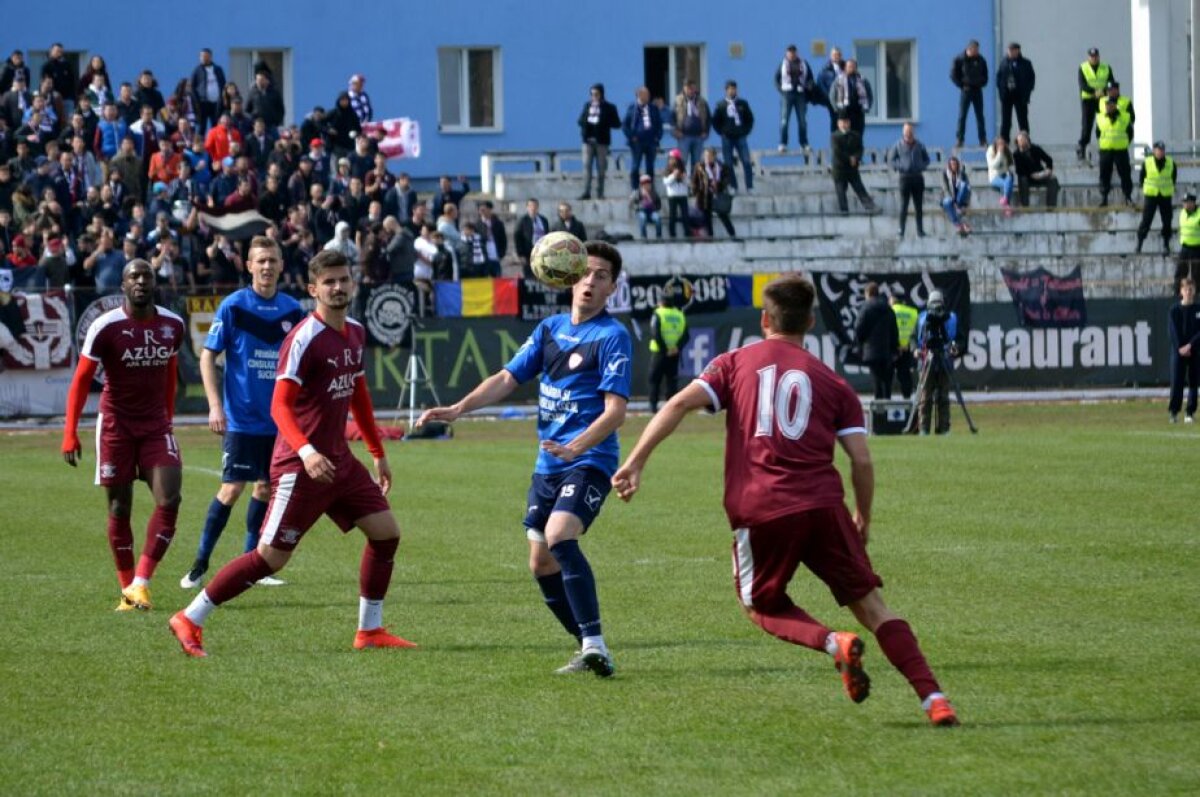 VIDEO Egal șters pentru Rapid la Suceava, scor 0-0 » Un suporter giuleștean a escaladat stadionul după ce a furat un banner
