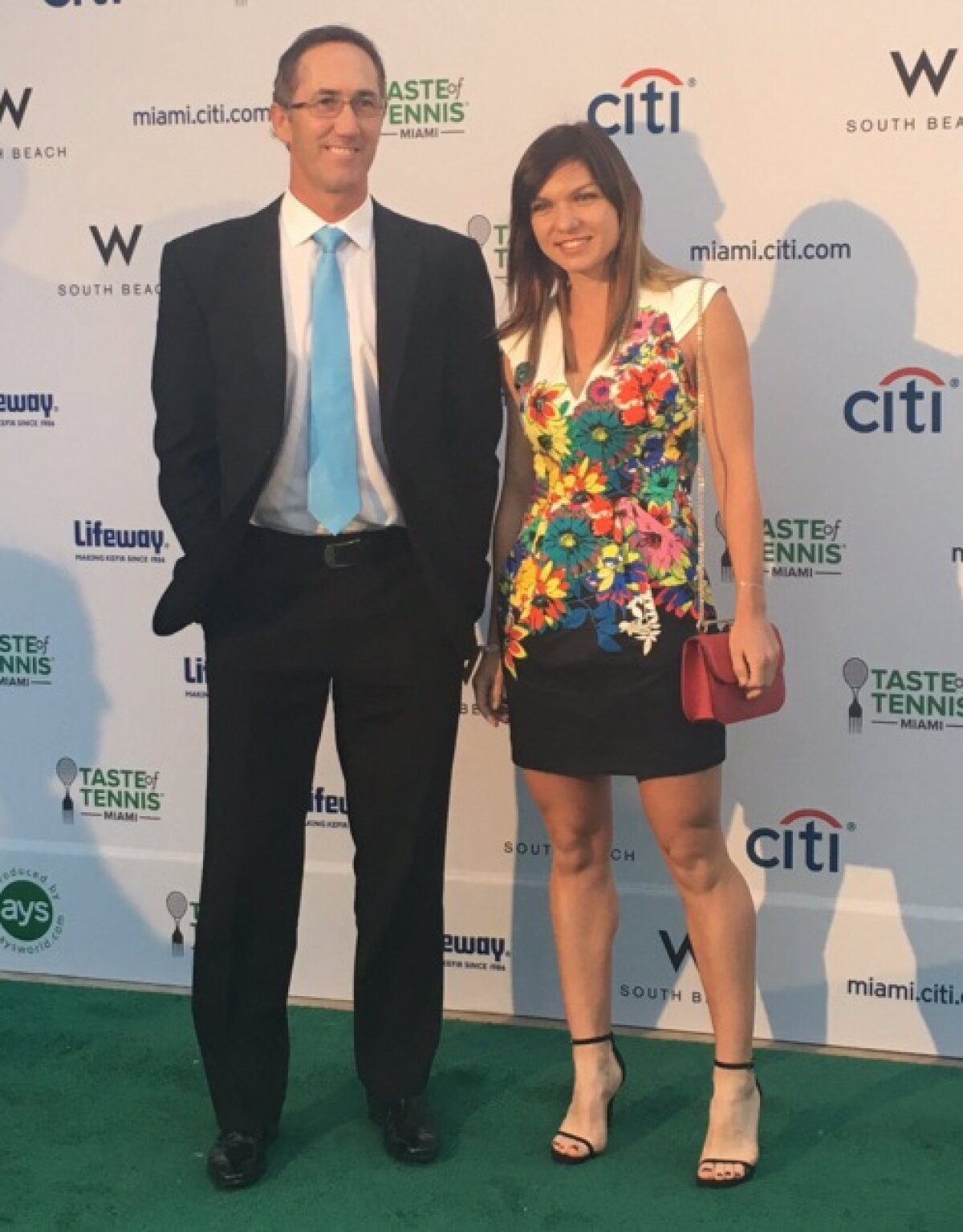 GALERIE FOTO Apariție de senzație a lui Halep » Simona a atras toate privirile la o petrecere din Miami