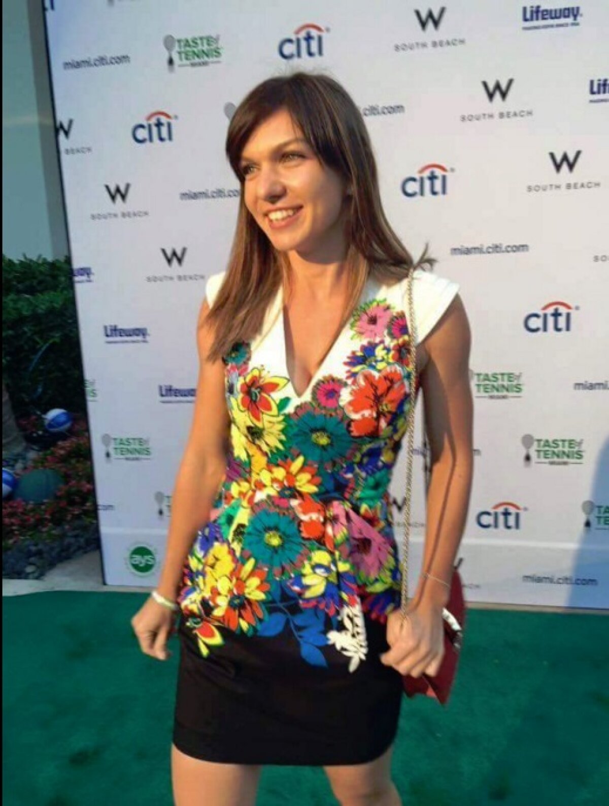 GALERIE FOTO Apariție de senzație a lui Halep » Simona a atras toate privirile la o petrecere din Miami