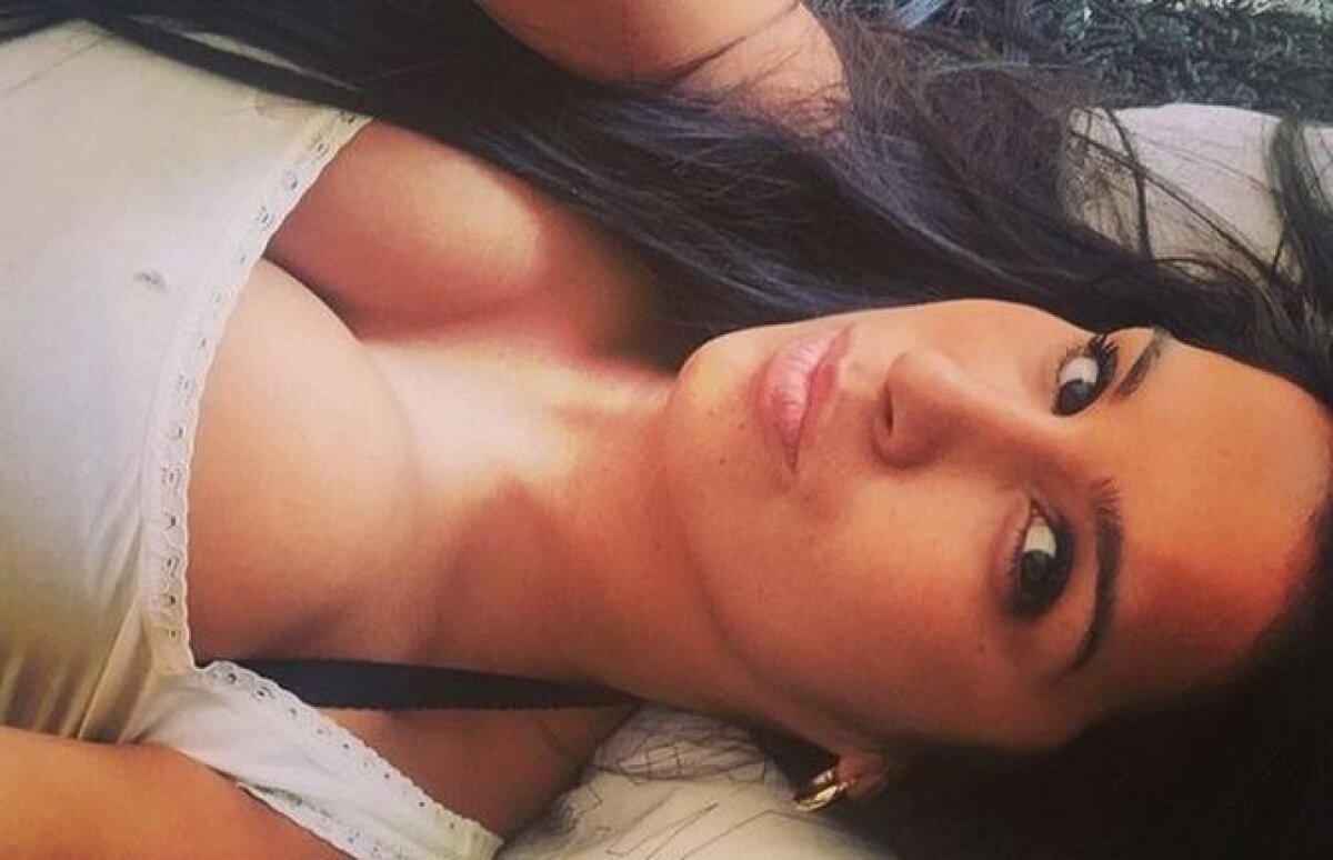 GALERIE FOTO Cât de sexy e sora lui Vidal! Ambar e considerată regina selfie-⁠urilor
