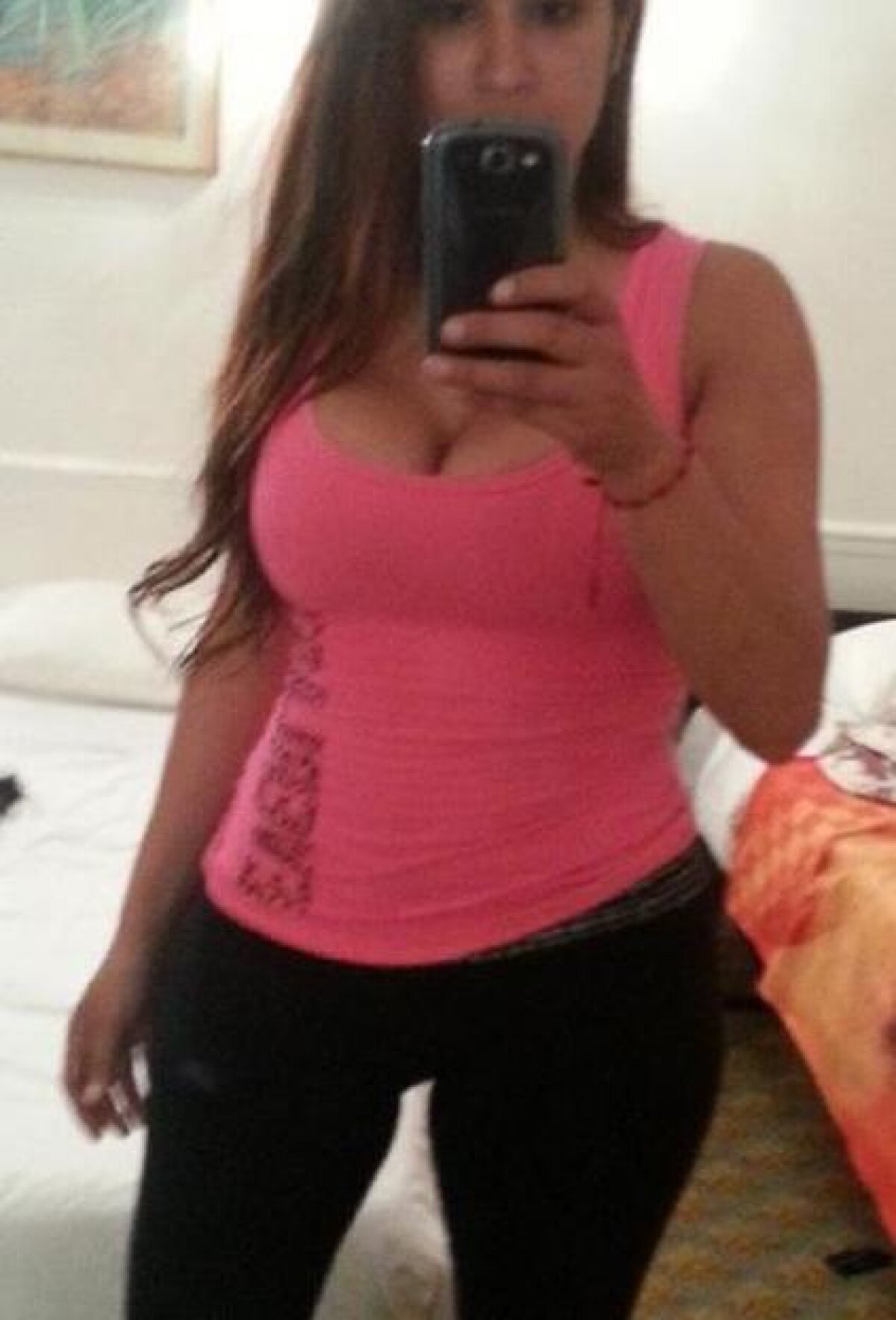 GALERIE FOTO Cât de sexy e sora lui Vidal! Ambar e considerată regina selfie-⁠urilor