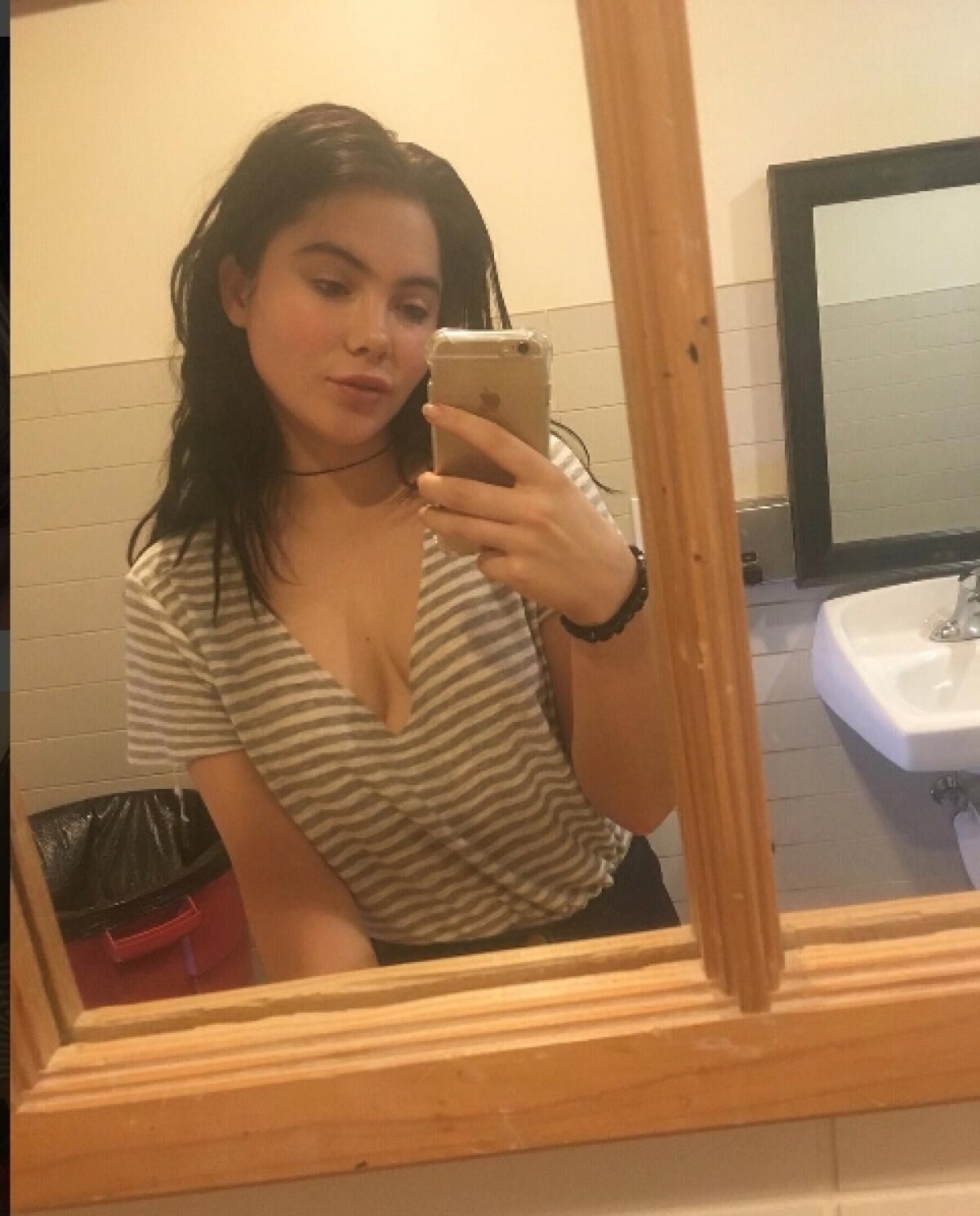 GALERIE FOTO O dublă medaliată la Jocurile Olimpice aprinde imaginația fanilor pe internet! Fotografii incendiare cu fosta gimnastă