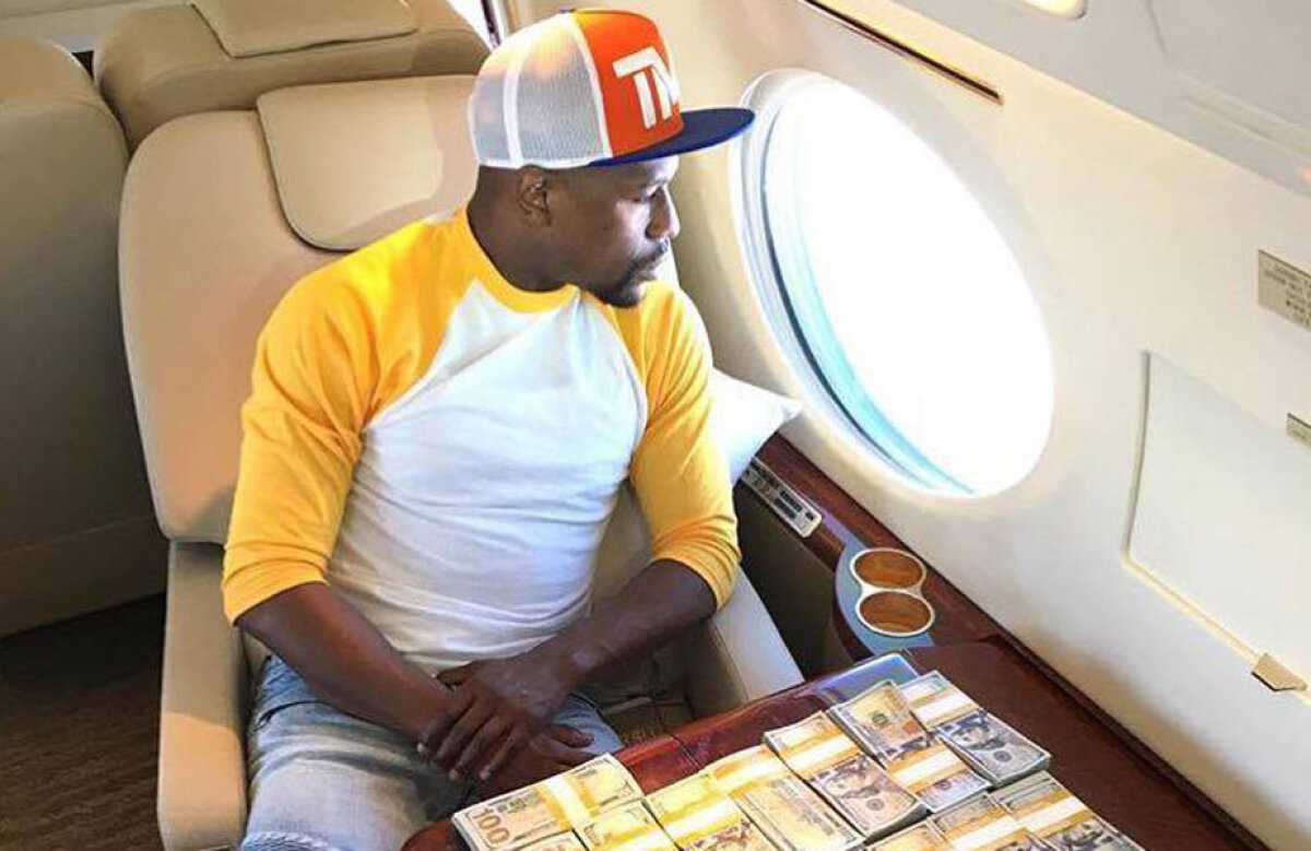 Bani pe jos » Mayweather și-a expus din nou averea pe rețelele de socializare