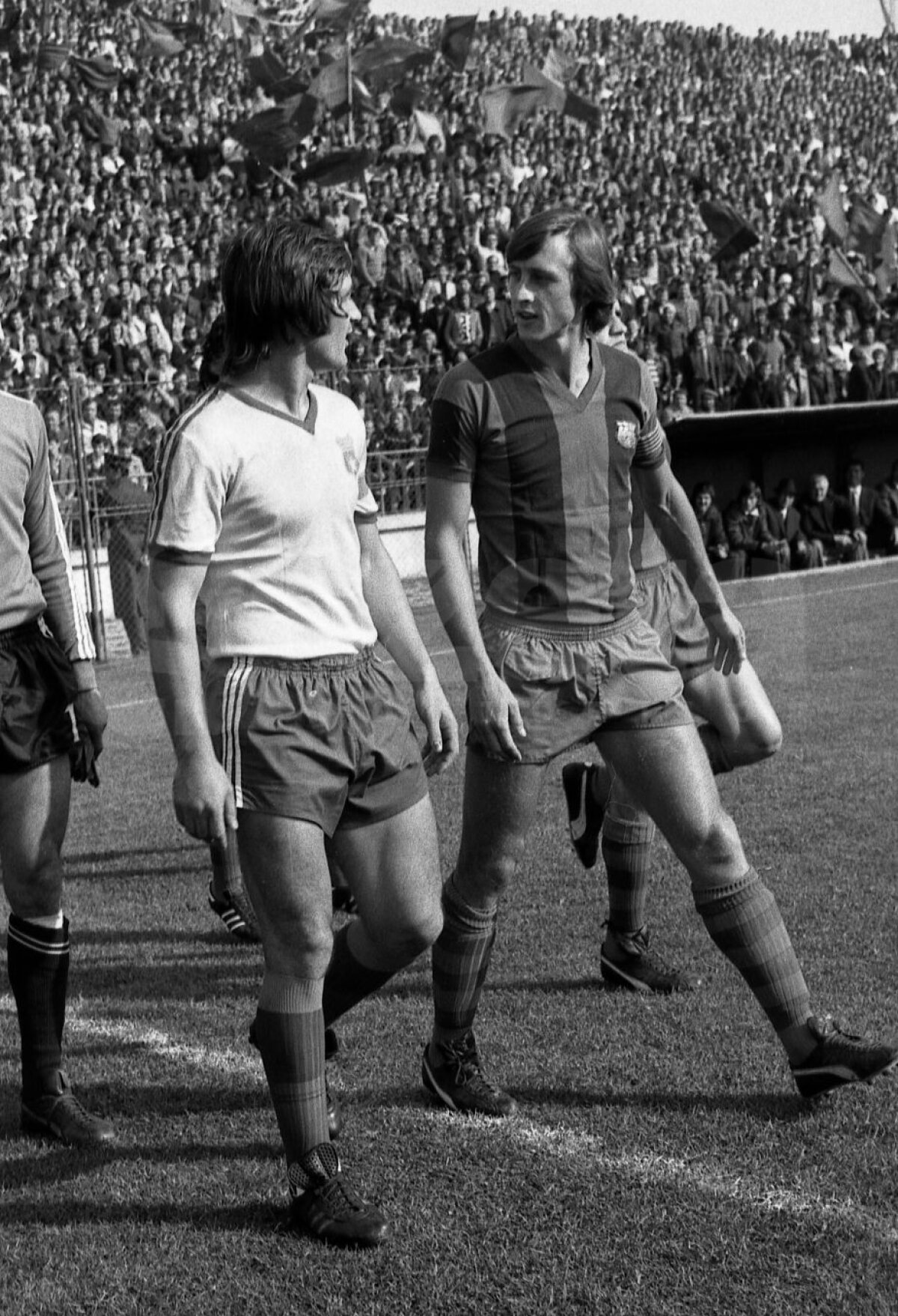 SUPERFOTO Imagini de colecție cu Johan Cruyff pe stadionul Ghencea, la singurul său meci în România » A jucat împotriva Stelei