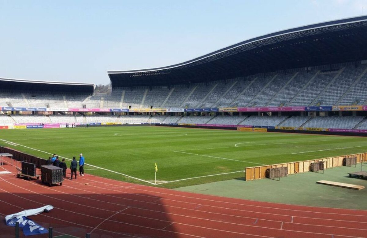 FOTO EXCLUSIV Ultimele pregătiri înainte de amicalul cu Spania » Cum arată gazonul de pe Cluj Arena și ce surprize îi așteaptă pe fani