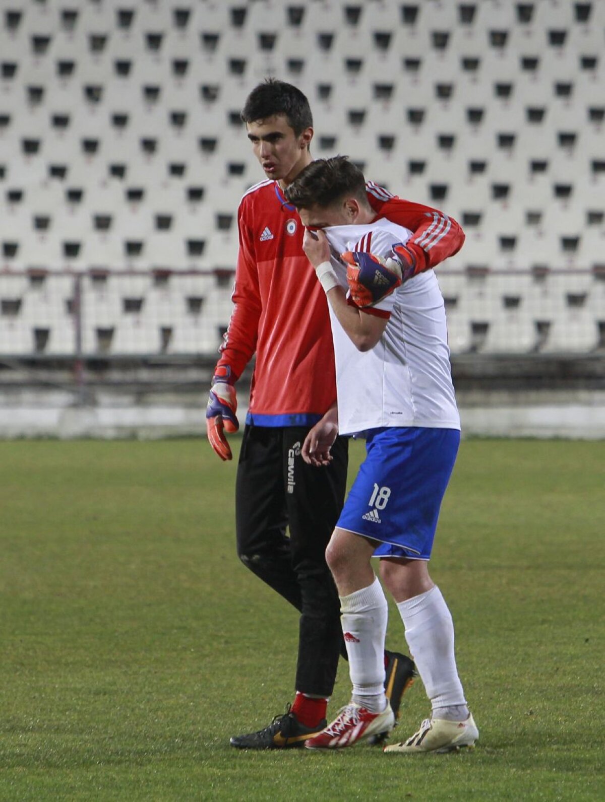 FOTO Meciul-priveghi » Oţelul a retrogradat în "C". A fost, probabil, ultimul meci din istoria unui club pentru care 20 de milioane de euro au funcţionat ca un blestem