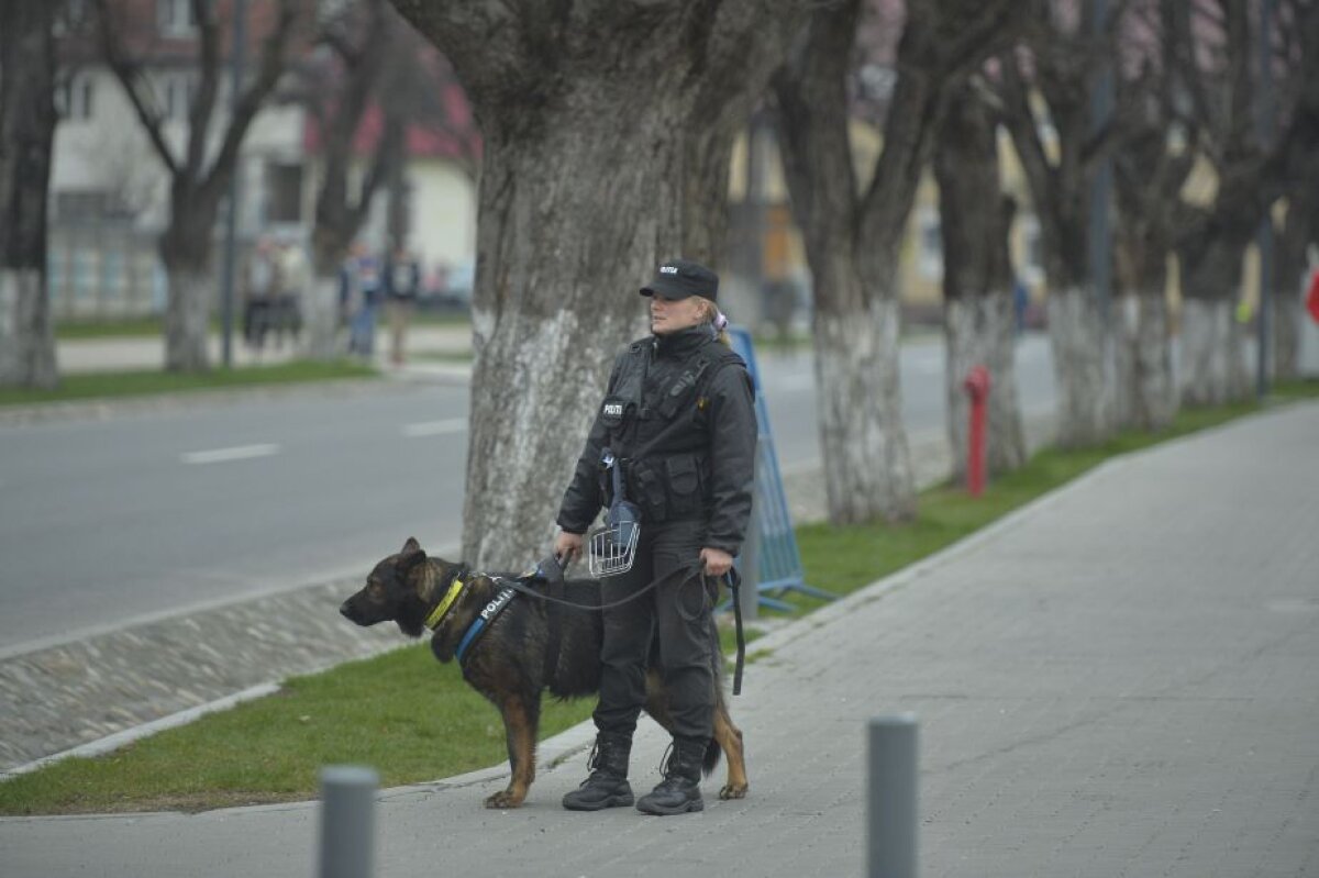 FOTO Someşul Cald » 28.000 de spectatori au făcut cozi imense şi au umplut Cluj Arena la primul meci al "naţionalei" pe bijuteria Ardealului