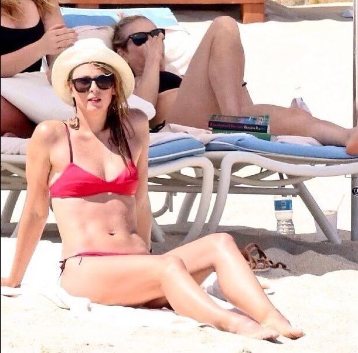 FOTO SPECTACULOS Între timp, în Mexic » Șarapova a petrecut un week-end relaxant în Cabo San Lucas