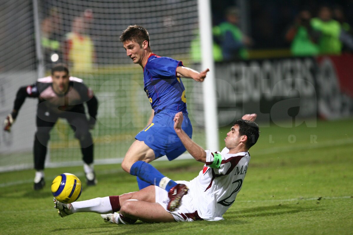 GALERIE FOTO 10 ani de la sfertul de Cupa UEFA Steaua - Rapid » Enigma lui Răzvan Lucescu: "Cred că niciodată nu voi găsi răspunsul la întrebarea asta!"