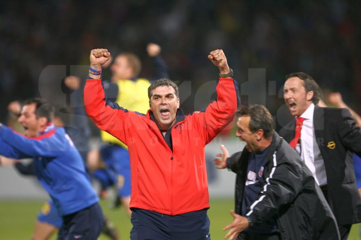 GALERIE FOTO 10 ani de la sfertul de Cupa UEFA Steaua - Rapid » Enigma lui Răzvan Lucescu: "Cred că niciodată nu voi găsi răspunsul la întrebarea asta!"