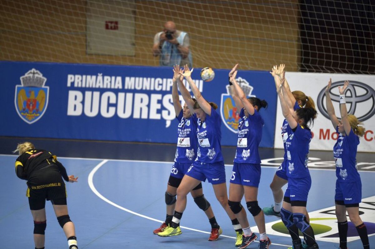 FOTO Dramatism în sferturile Ligii Campionilor la handbal » CSM București - Rostov Don 26-25