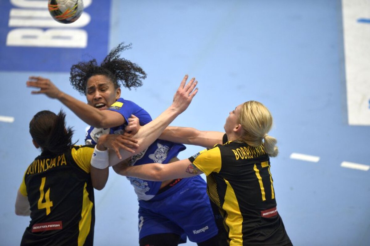 FOTO Dramatism în sferturile Ligii Campionilor la handbal » CSM București - Rostov Don 26-25