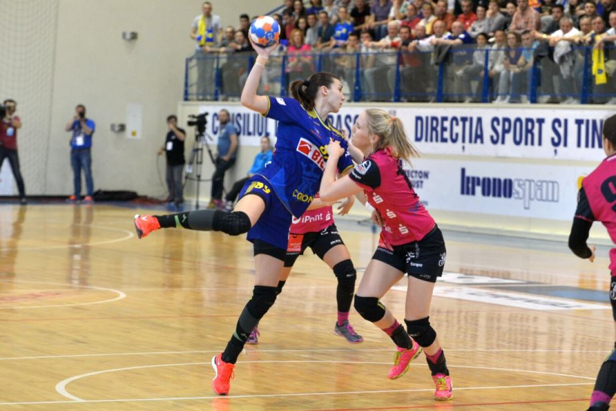 GALERIE FOTO Înfrângere pentru Corona Brașov » Româncele au pierdut manșa tur a semifinalelor Cupei EHF