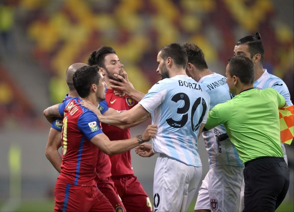  GALERIE FOTO Scandal pe teren la Steaua - ASA » De la ce a pornit totul. A fost nevoie de intervenția stewarzilor