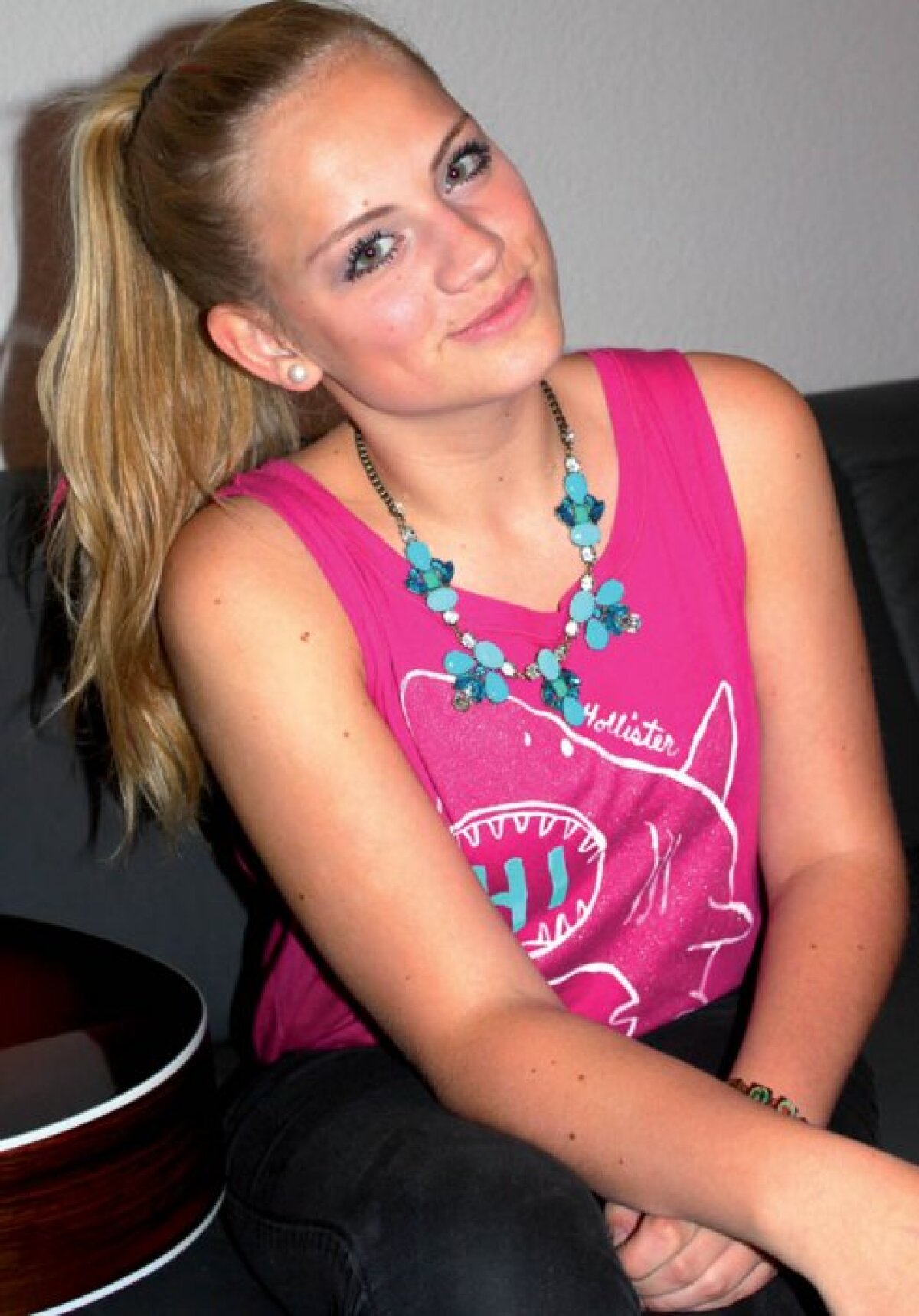 VIDEO&FOTO Povestea de succes a unei microbiste: a cântat imnul lui Dortmund și a obținut un contract de înregistrare