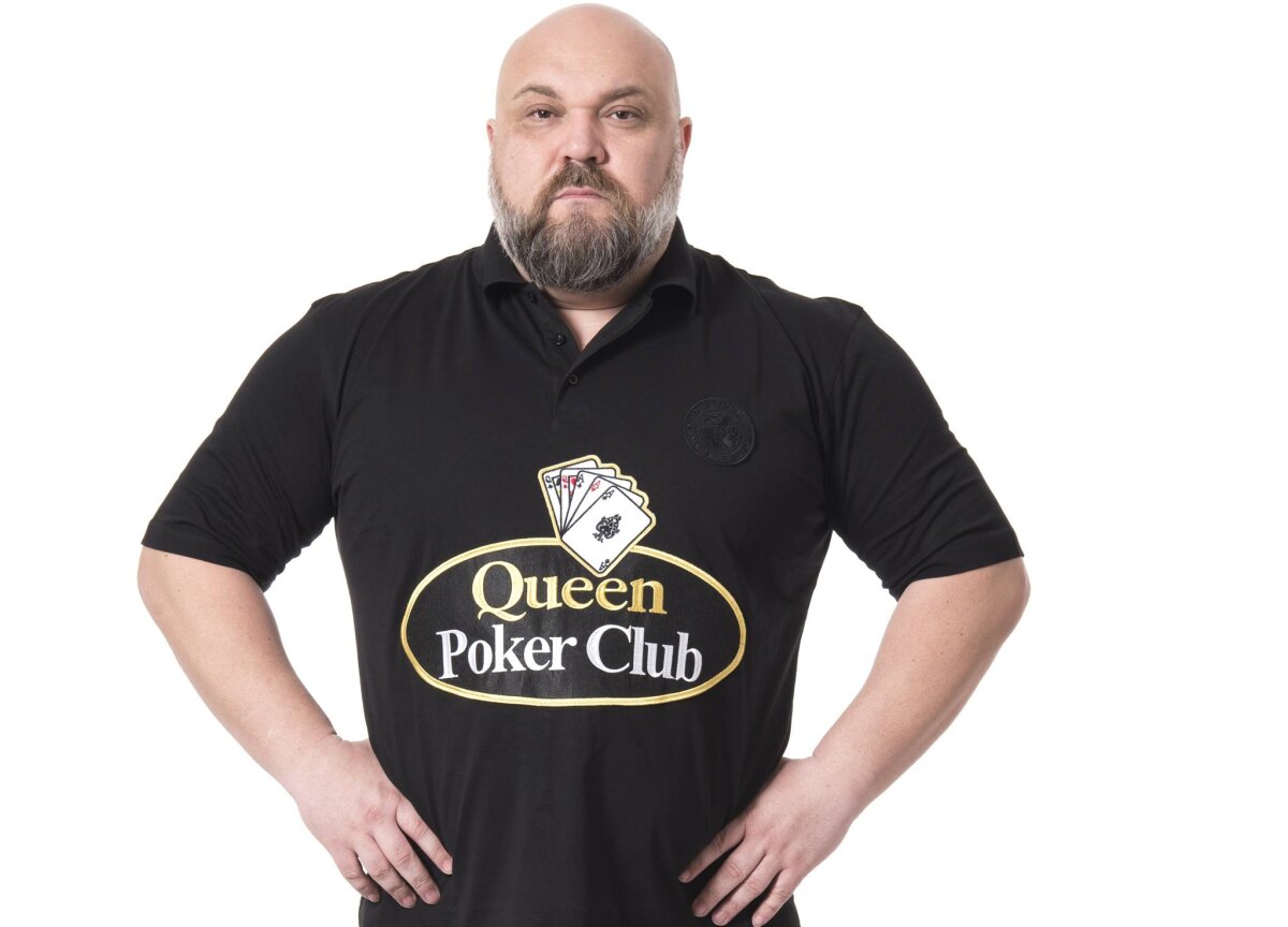 EXCLUSIV Absolvent de sociologie le ține piept în ring luptătorilor de kickboxing! Povestea inedită a lui Cezar Gheorghe, cel mai cunoscut arbitru român 