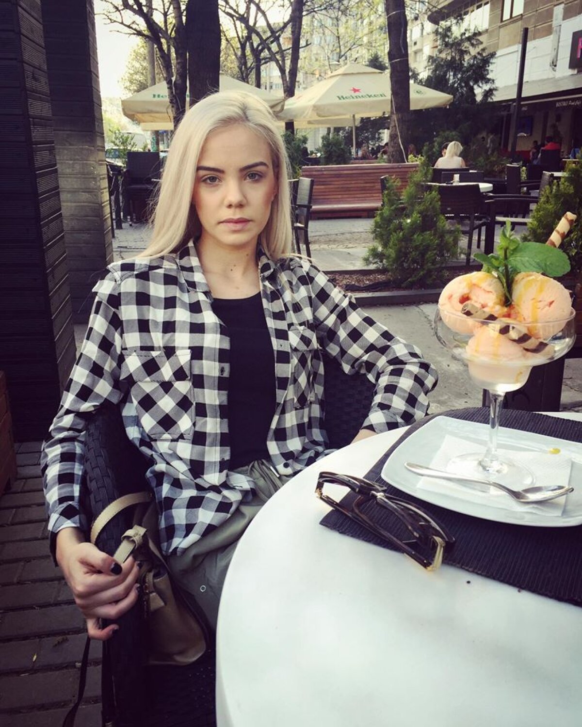 GALERIE FOTO Alex Chipciu are o soră supersexy de 20 de ani! Adoră handbalul și e vicecampioană națională la junioare