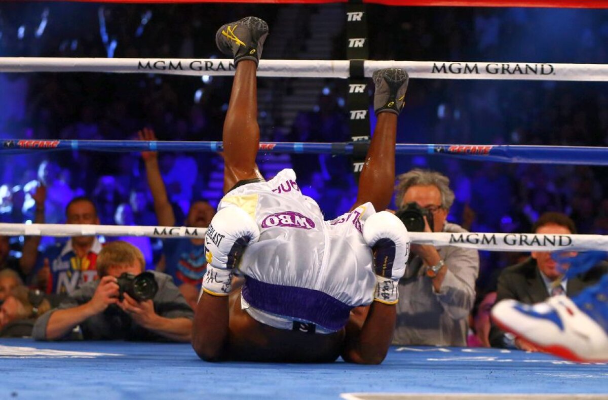    Retragere în glorie » Manny Pacquiao a agățat mănușile în cui după ce l-a învins pe Timothy Bradley