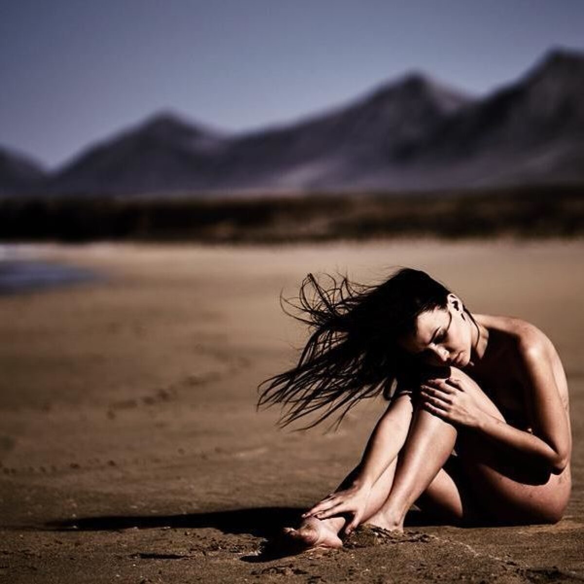 FOTO A trecut la alt nivel! A pozat sexy pentru a salva o echipă din Ucraina, iar acum are o pasiune pentru Messi