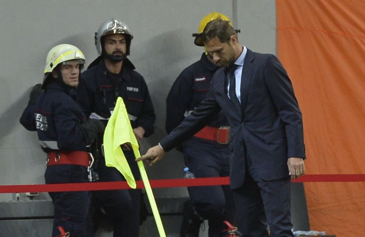 FOTO Jucătorii și arbitrii, la inspecția gazonului » Imagini de ultimă oră de la Arena Naţională, înainte de derby 