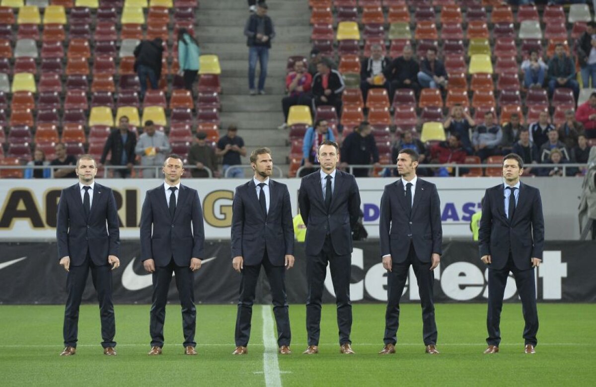 FOTO Jucătorii și arbitrii, la inspecția gazonului » Imagini de ultimă oră de la Arena Naţională, înainte de derby 