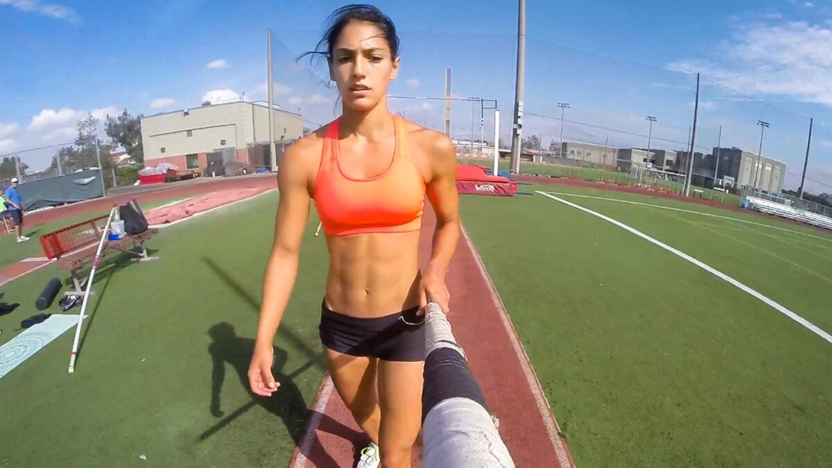 FOTO Tot mai sus, către Rio! Allison Stokke are viitorul asigurat după ce se va retrage din atletism